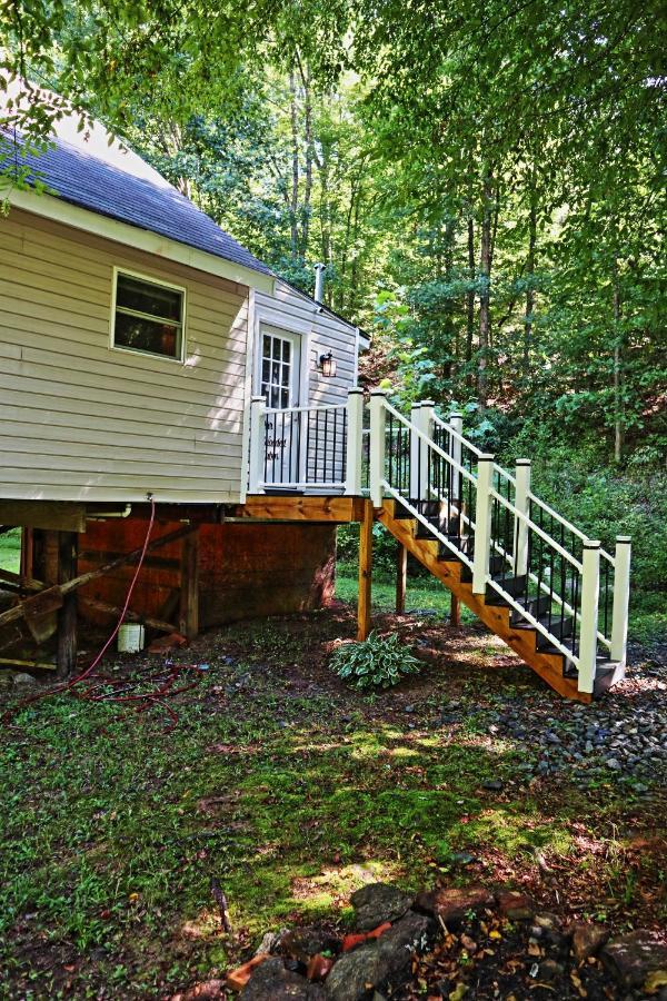 Our Private Wooded Cabin Chatham Exterior foto
