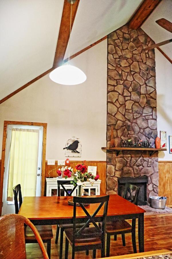 Our Private Wooded Cabin Chatham Exterior foto